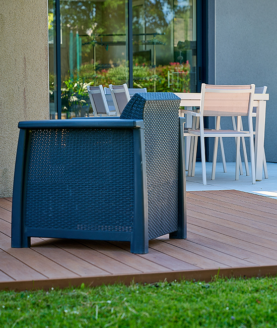 Côté Extérieur, pose de terrasse sur plots en Mayenne